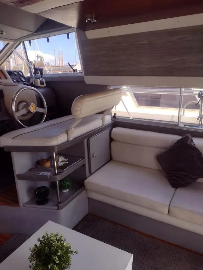 Yach Boat Hotel Barcelona Botel